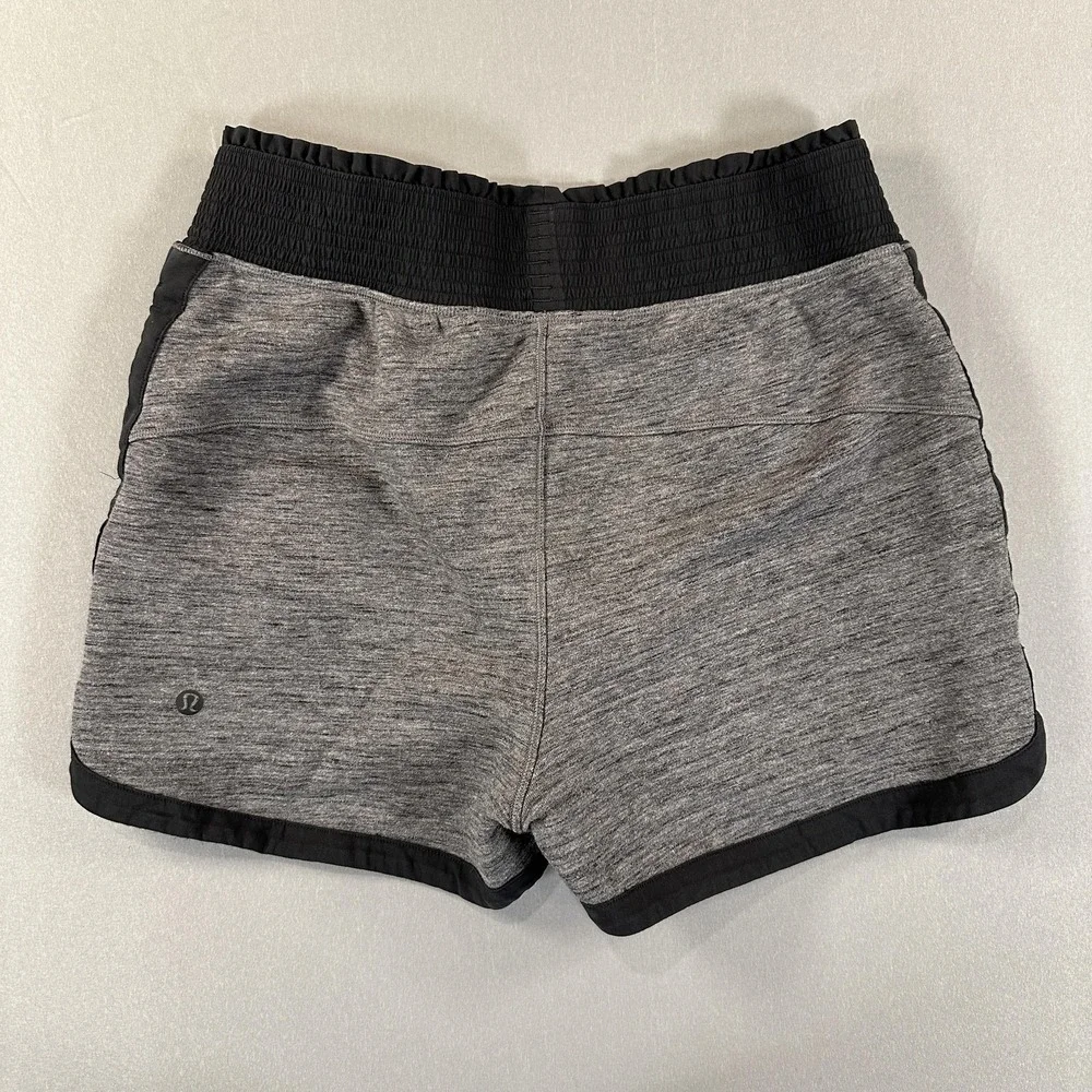 Lululemon Shorts Womens 6‎ Gray Sweat Relaxed Fit High Waist Pockets Athletic